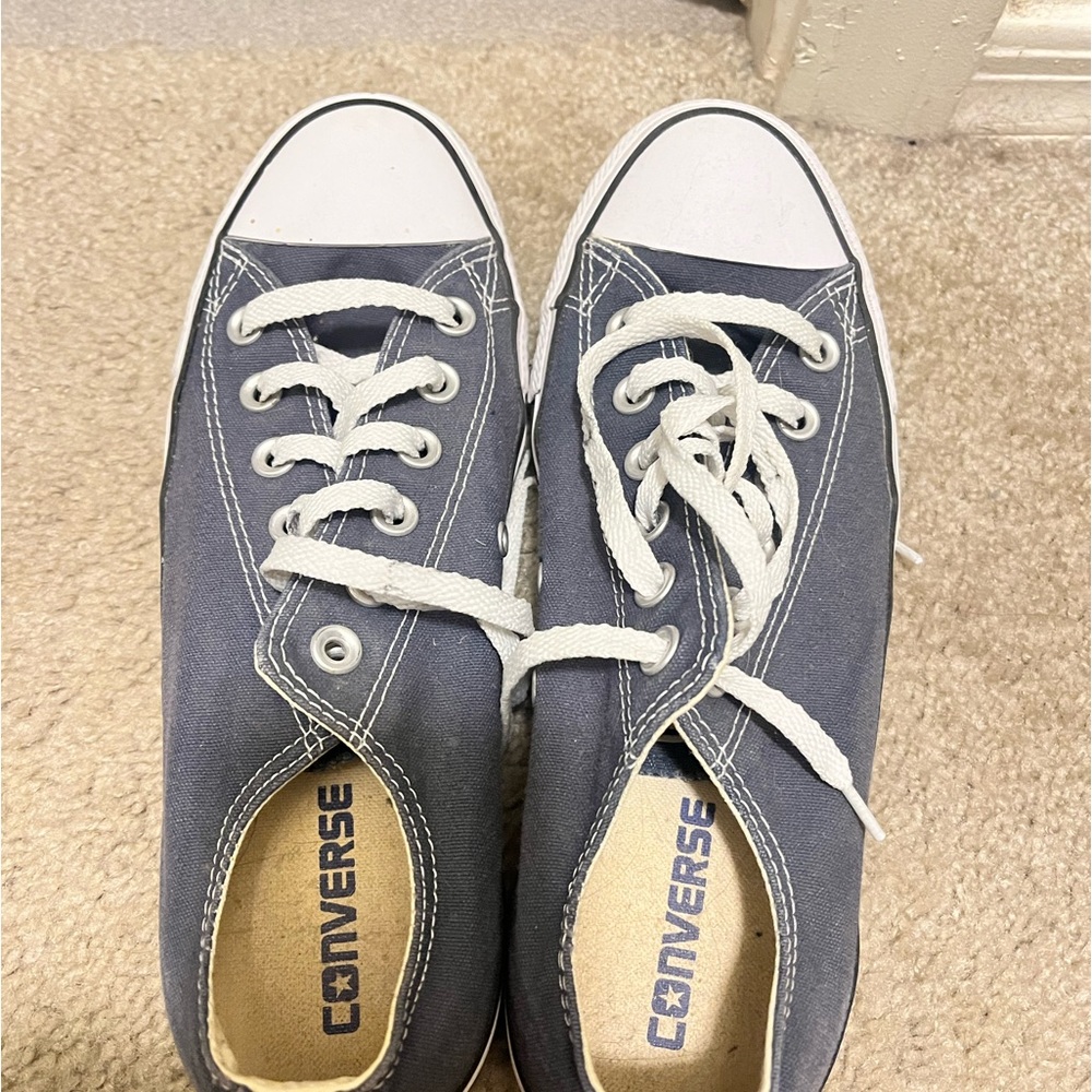 Navy blue converse